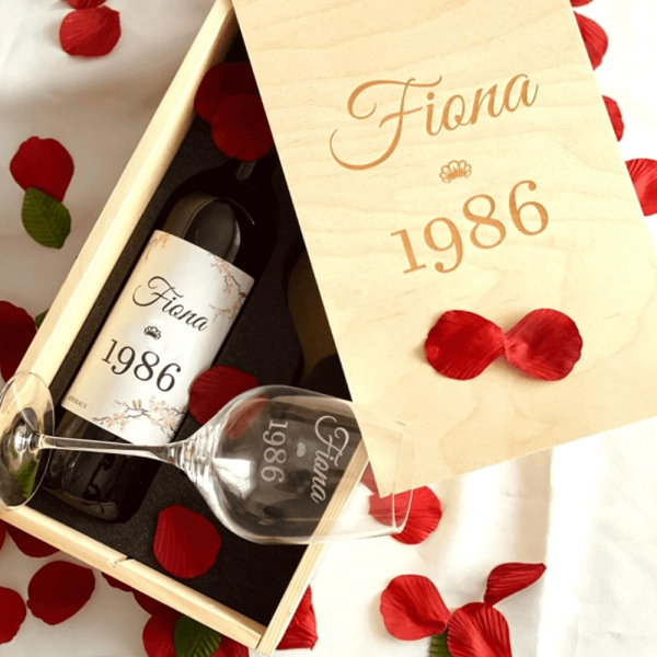 Engraved birthday wine glass Engraved birthday wine glass