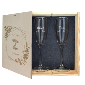 Gift box with 2 Wedding champagne flutes Gift box with 2 Wedding champagne flutes