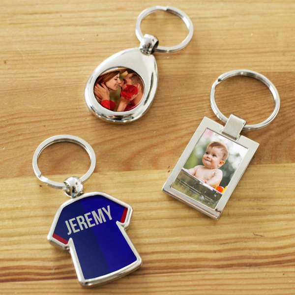 Two-colour jersey keyring customised with name Two-colour jersey keyring customised with name