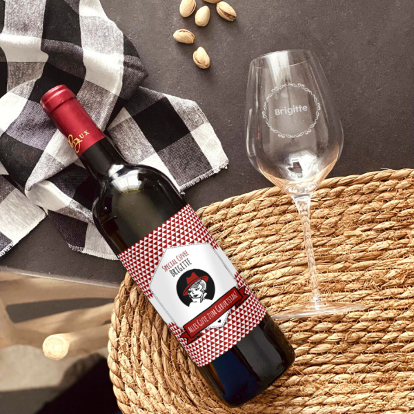 Wine glass engraved with name Wine glass engraved with name