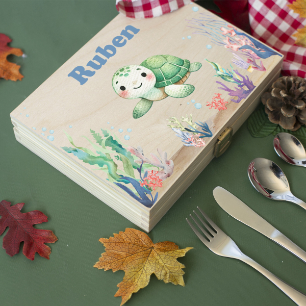 Children's cutlery set with ocean-printed box