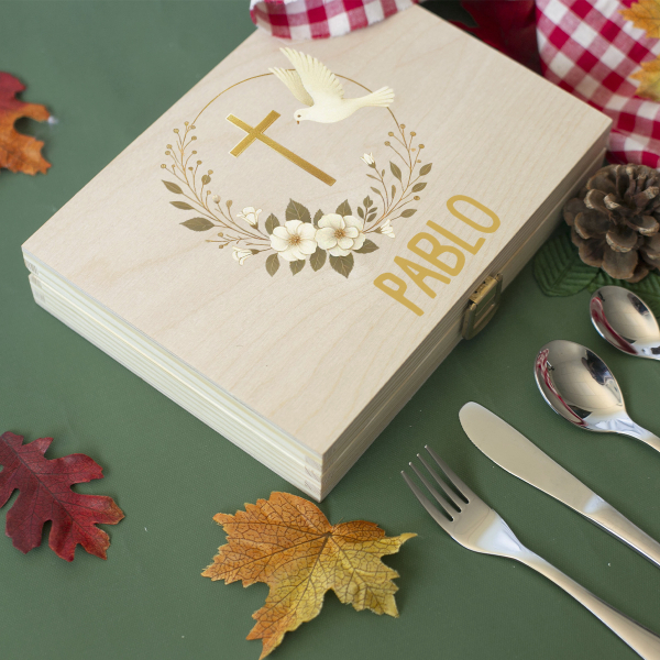 Baptism box and its personalized cutlery