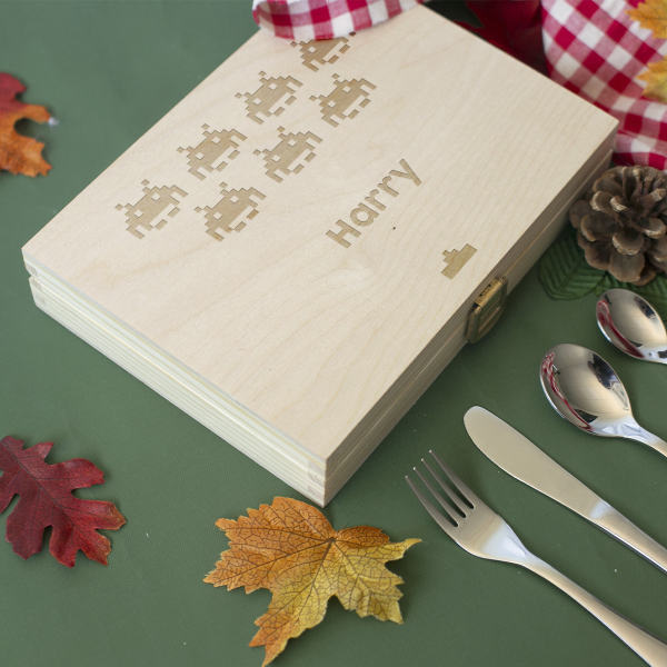 Personalized children's cutlery with wooden box invaders