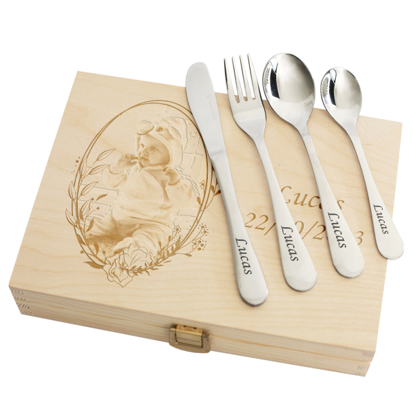 Children's cutlery and its box engraved with a photo