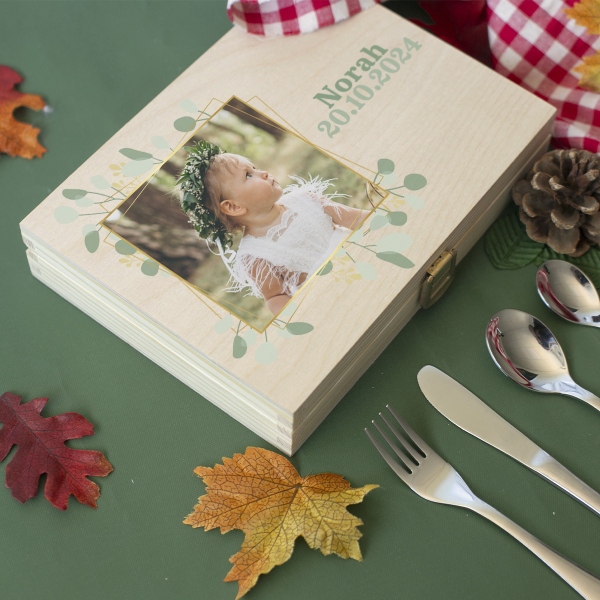 Personalized box with a photo and engraved cutlery