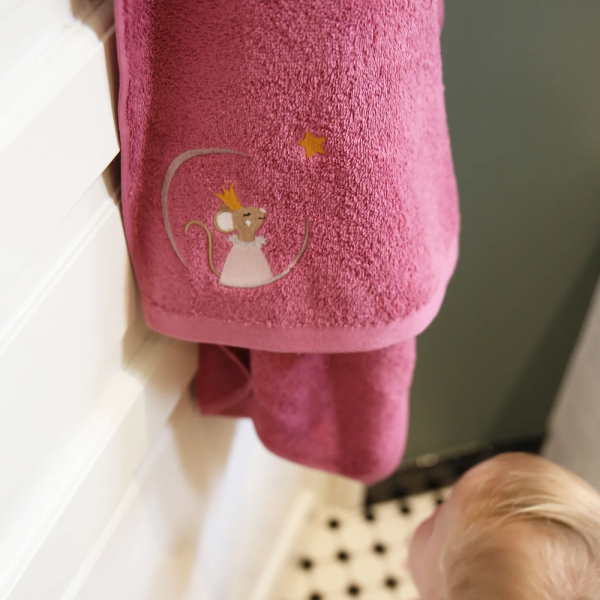 Personalised children's towel 70 x 140 cm - Raspberry Mouse