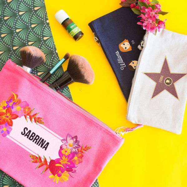 Printed pouch with name and Fidji design