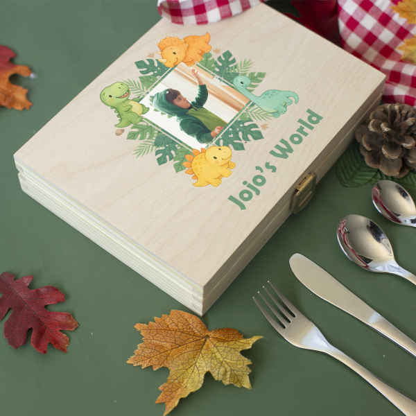 Personalised children’s cutlery set with dinosaurs and photo Personalised children’s cutlery set with dinosaurs and photo